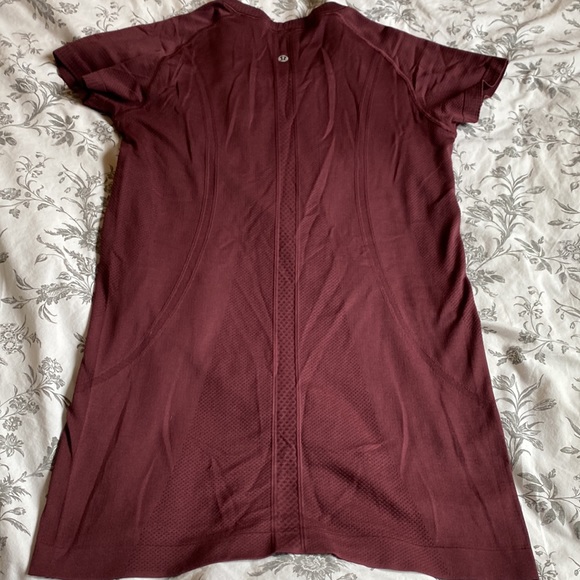 Lululemon Swiftly Short Sleeve Top - Picture 2 of 4